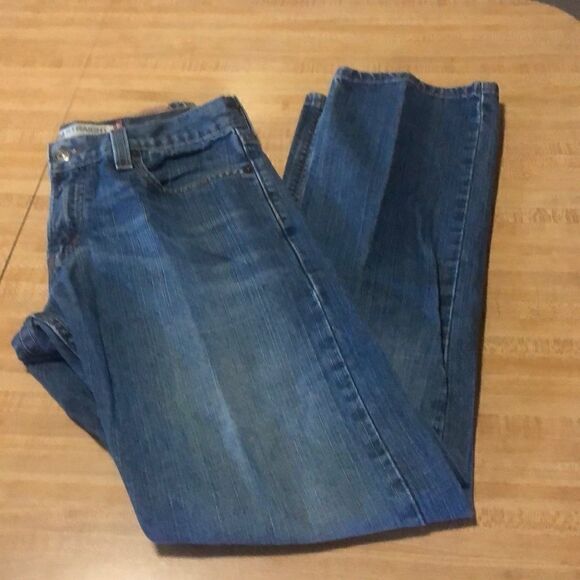 ✔️Levi Jeans  - Picture 1 of 5